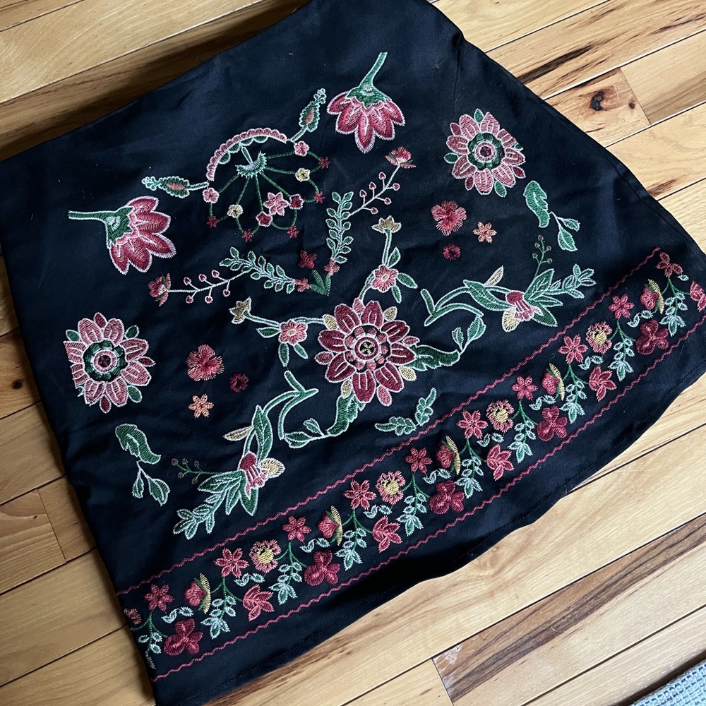 Francescas embroidery skirt | Size M